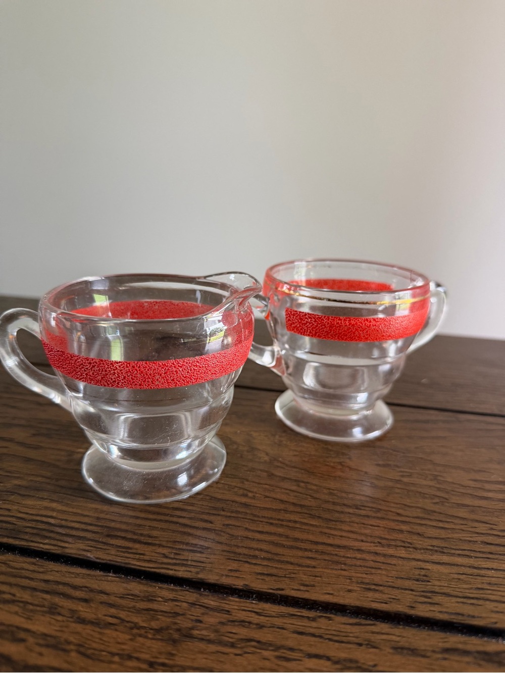 Kent Glass Sugar Bowl & Creamer Set w/ Textured Red Stripe & Gold Band 1950s - Picture 2 of 14